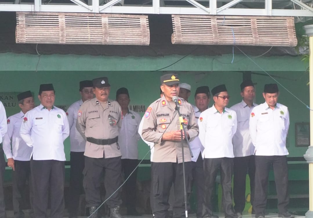 Polres HSU Tanamkan Nilai Disiplin dan Akhlak Mulia saat Apel Senin di MAN 2 HSU